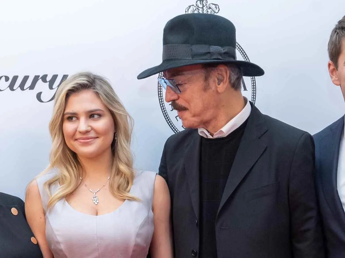 Михаил Боярский поздравил внучку