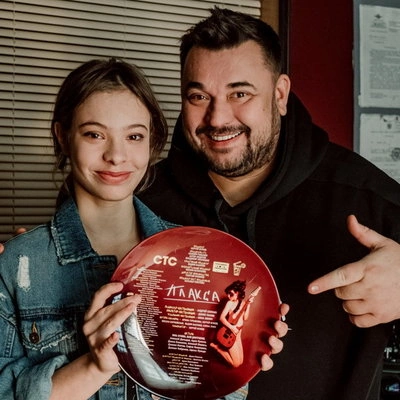 "Ранетки" будут реветь. В Сочи сняли сериал "Плакса"."