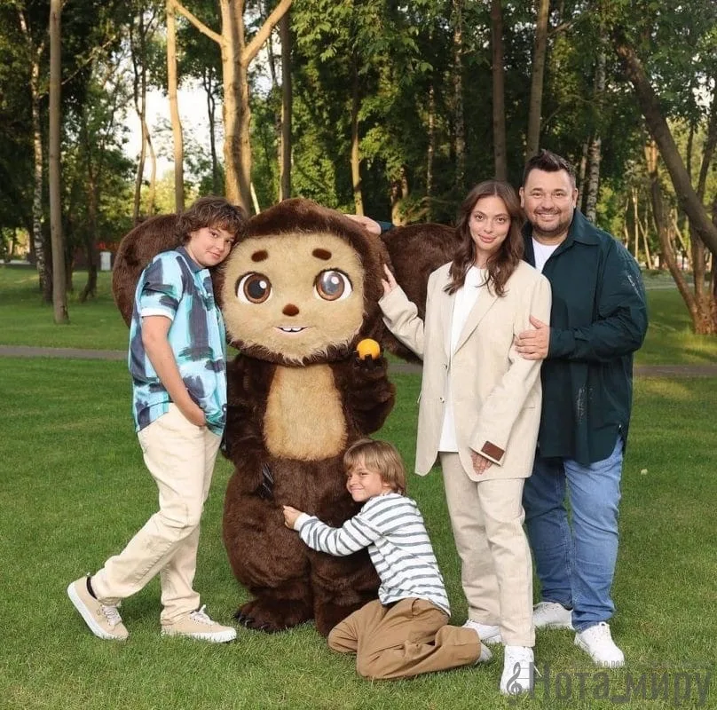 На кинофестивале Сергей Жуков был в центре внимания