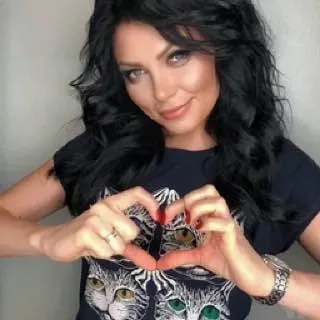 Певица Света