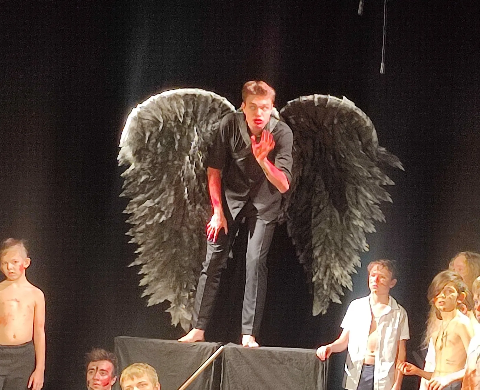 Взрослые мысли детскими устами: эксперимент жестокости