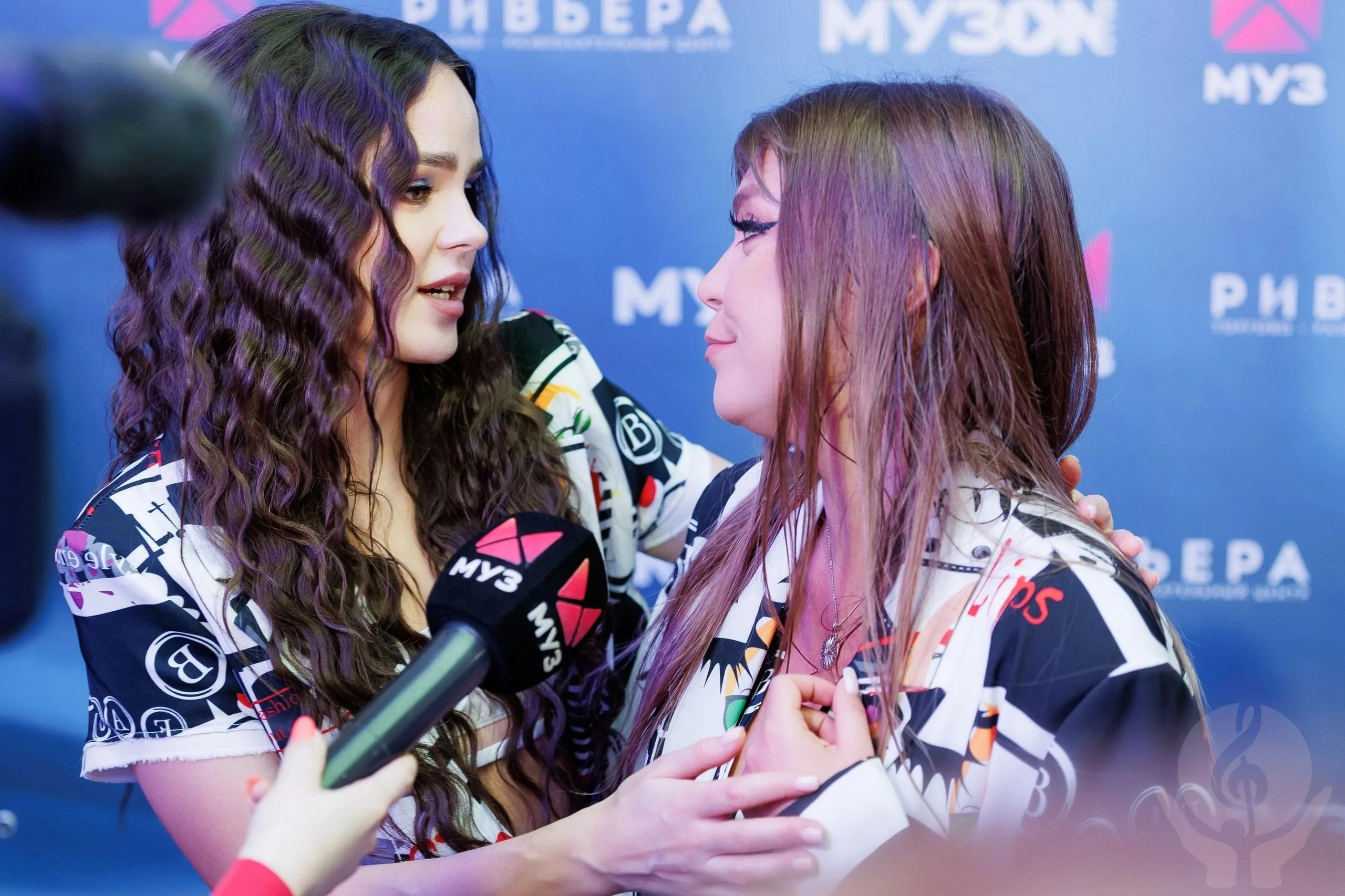 Настя Негода, Оксана Почепа - На её улице дождь