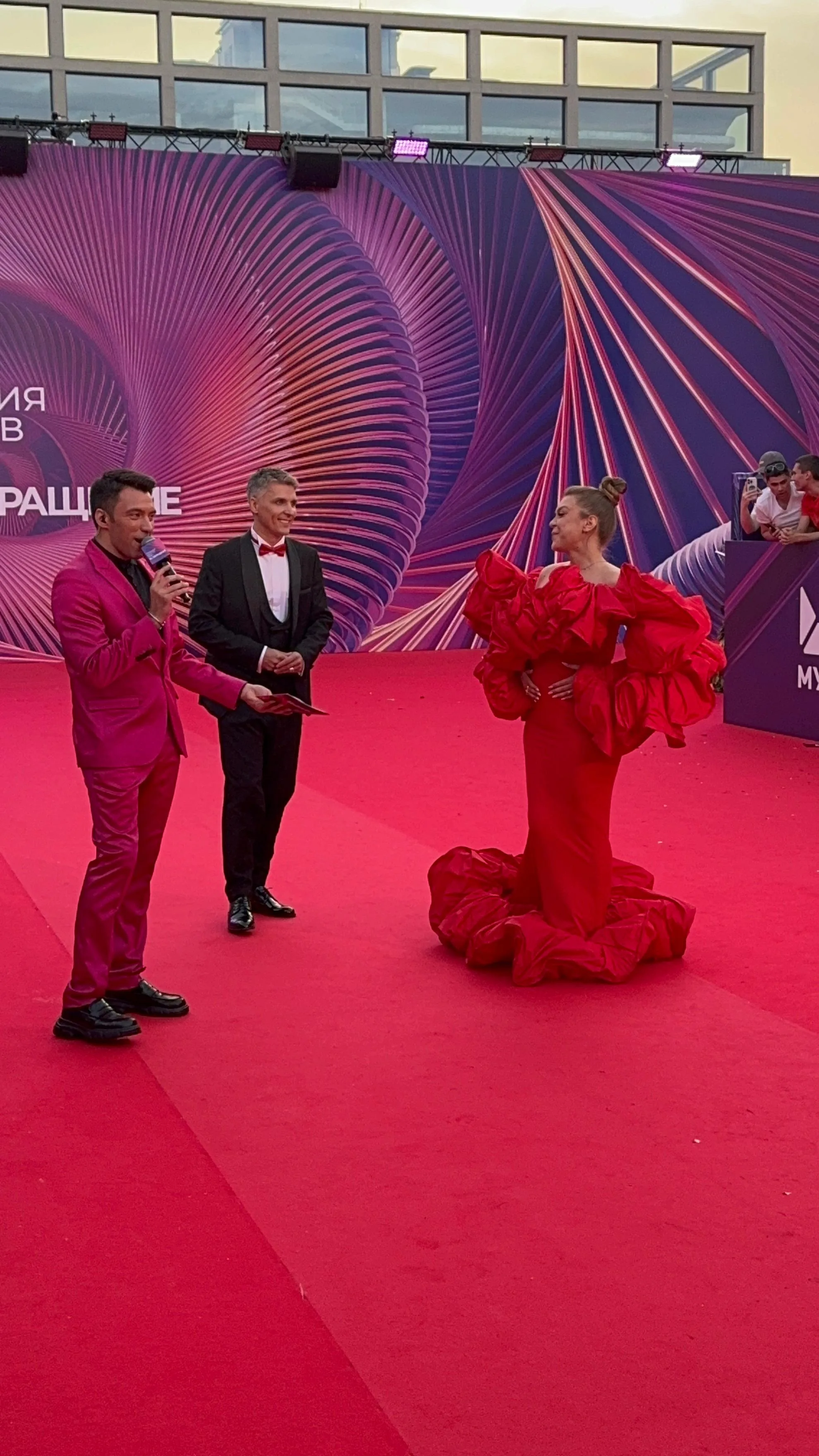 Сенсация с Премии МУЗ-ТВ. Оксана Почепа (Акула) беременна!