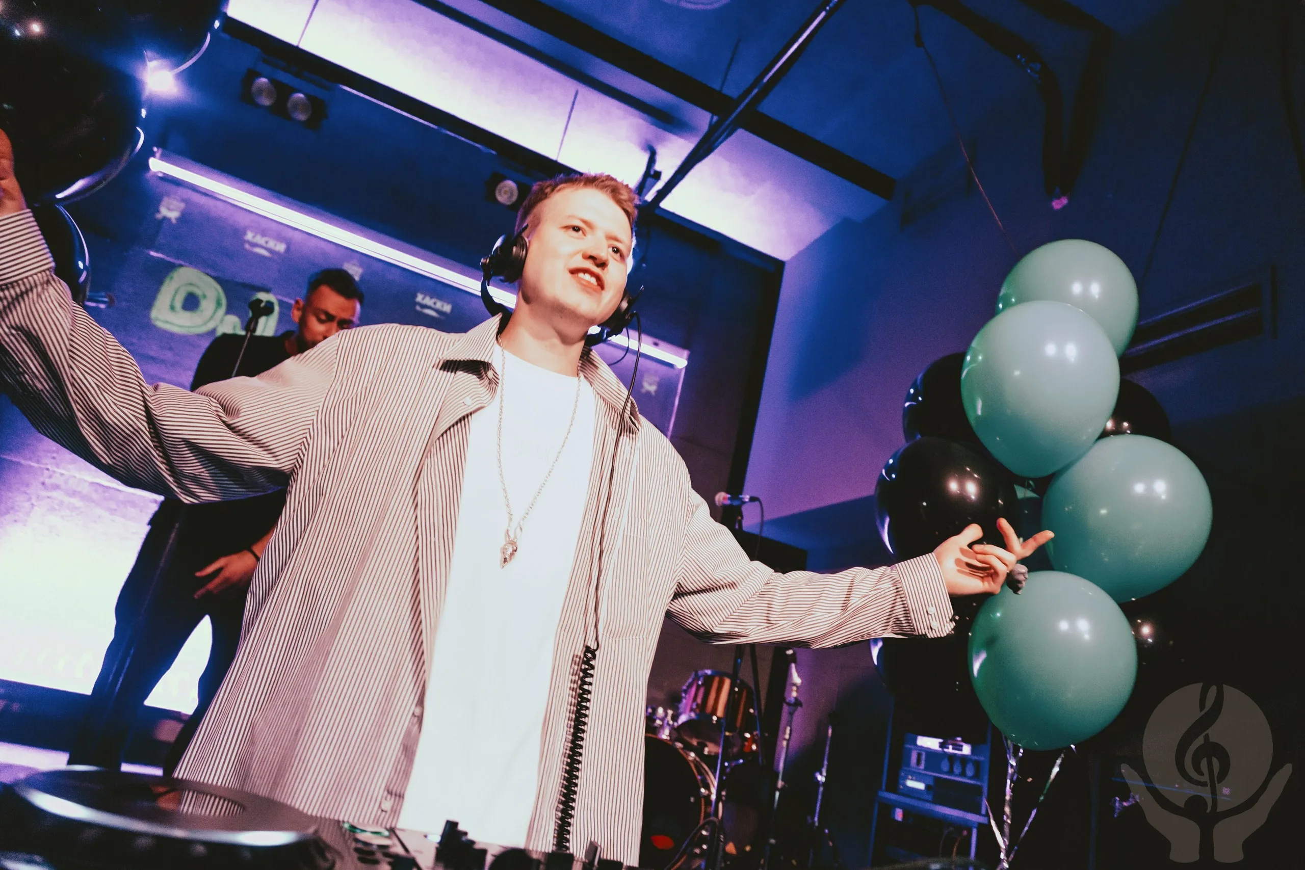 DJ DimixeR отметил день рождения в звёздной компании