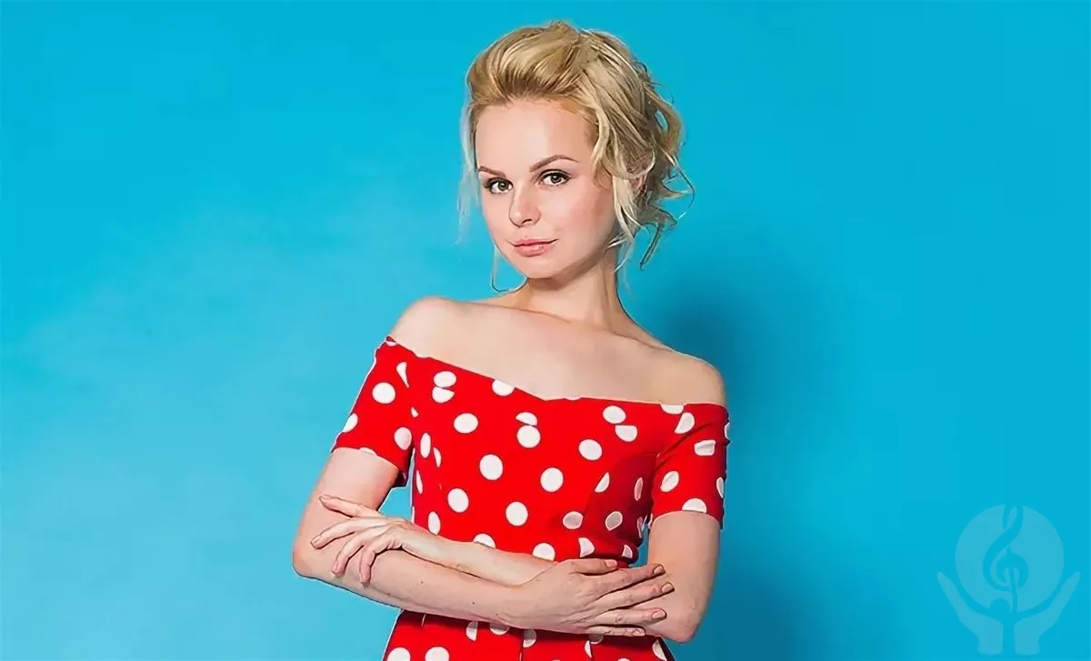 Алиса Вокс: Новая Ведущая «Нашего Радио»