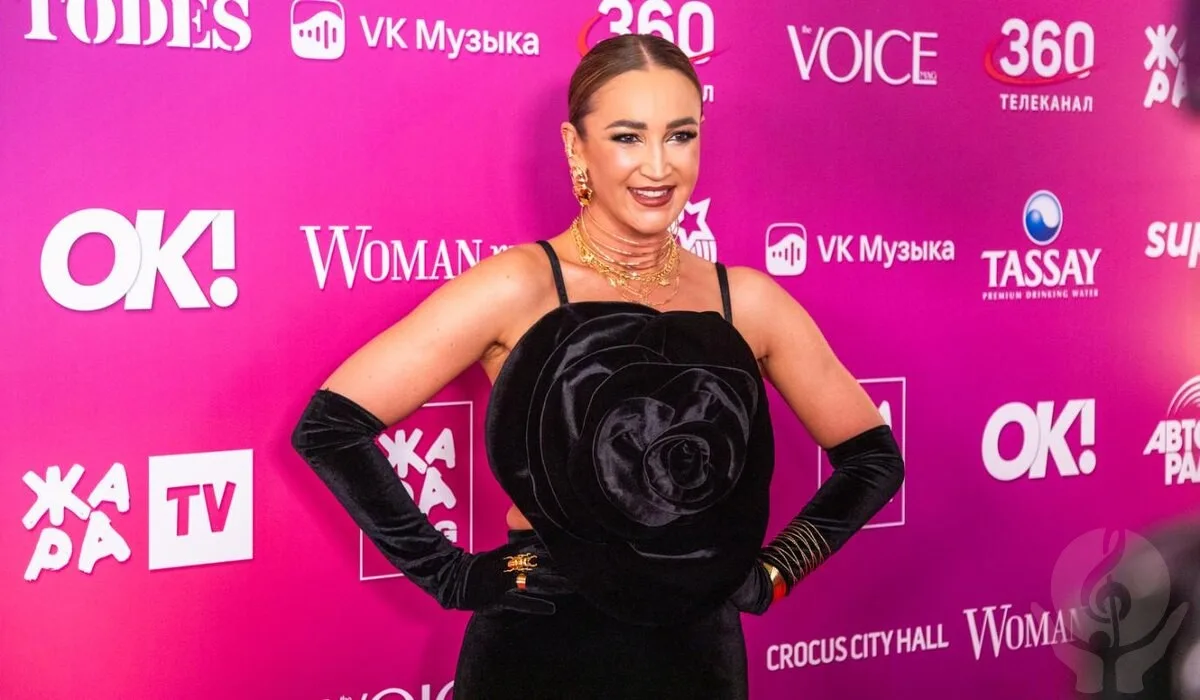 Леди Бу и 21 год на экране: Ольга Бузова отметила важную дату в своей блестящей карьере