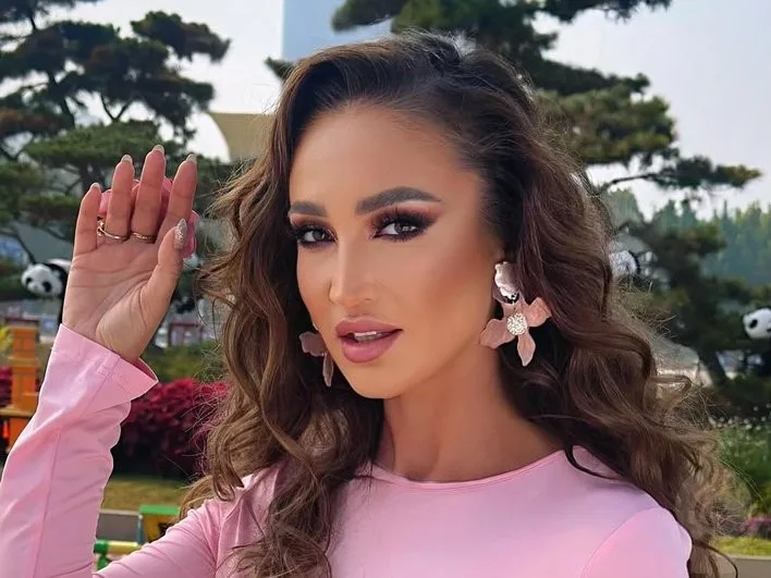 Сцена vs. сцена: Собчак и Бузова устроили словесный поединок на VK Fest