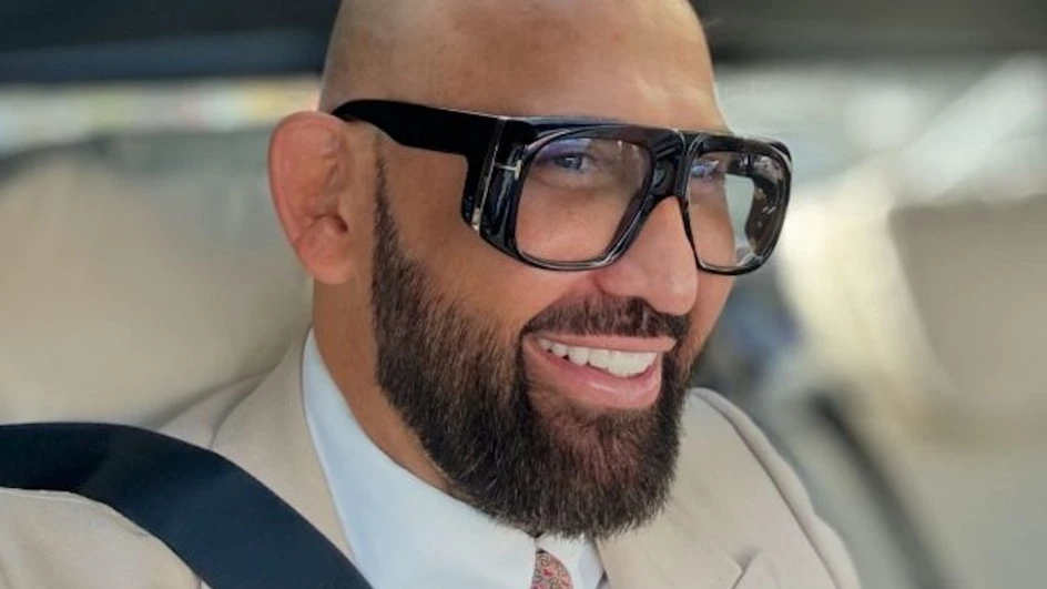 «Человек-улыбка» Николай Василенко превращает имя в бренд мечты