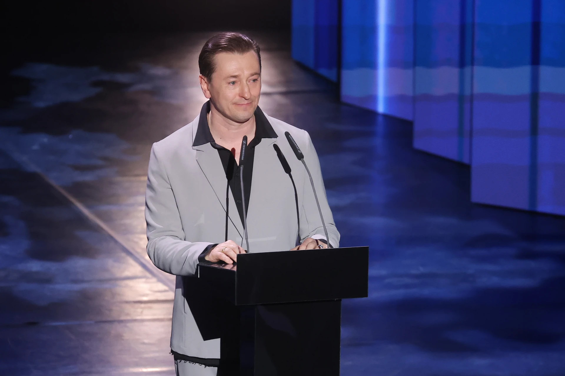 Назван лучший актер 2025 года: кого россияне считают главным героем экрана