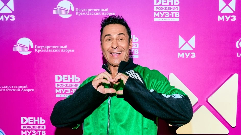 Огонёк детства: как маленький Стас Костюшкин едва не превратил Новый год в пожар, пытаясь подарить маме счастье