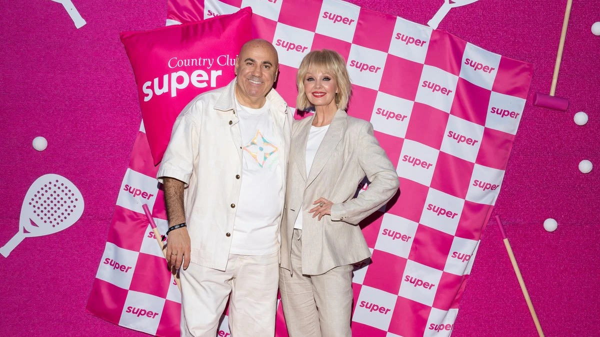 50 минут без воздуха и много песен: как Иосиф Пригожин, Валерия и Клава Кока пережили «звёздное заточение» в лифте