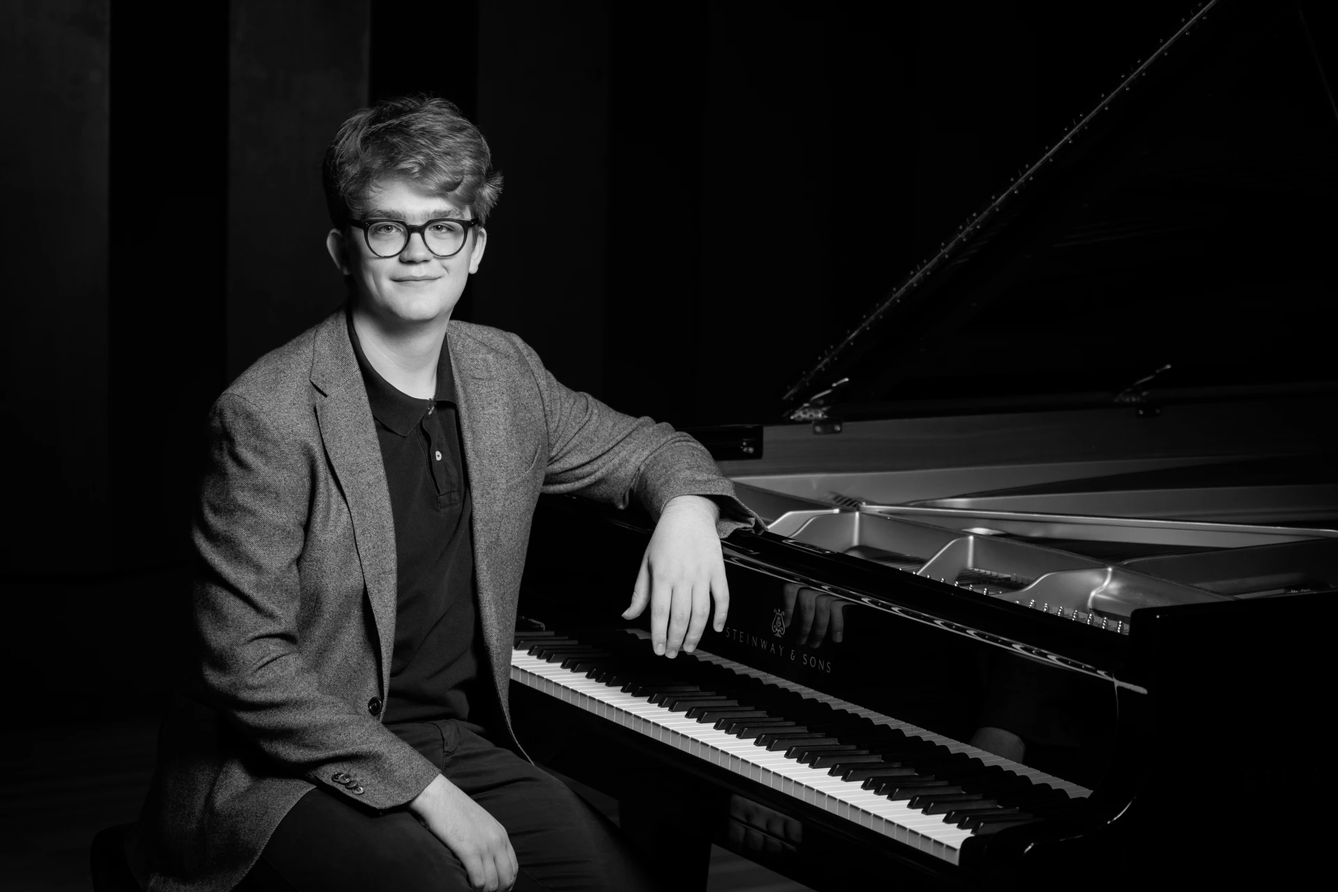 От Баха до Прокофьева: 19-летний пианист-виртуоз Пётр Акулов выступит в Московской филармон