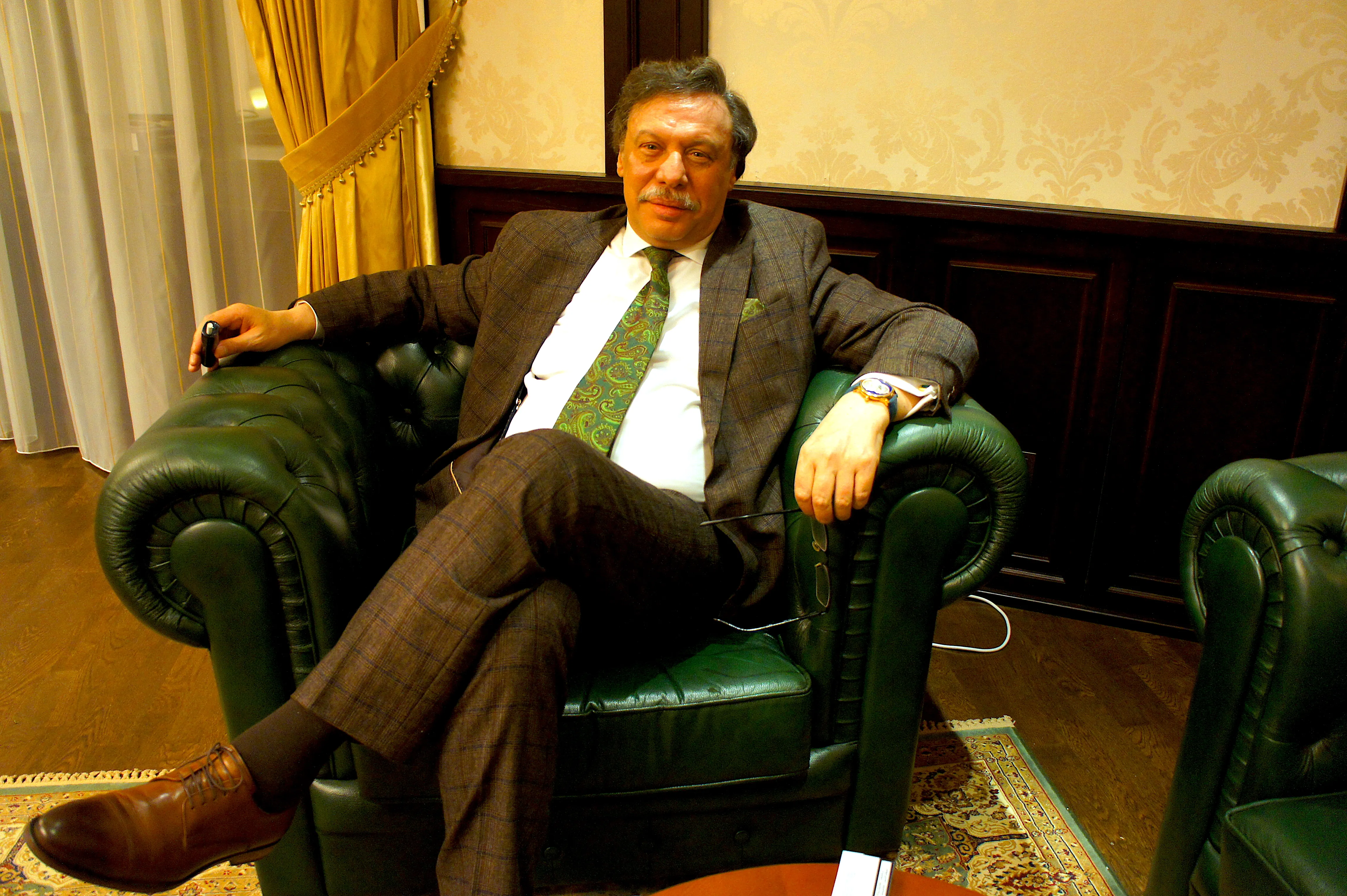 «Глаголом жги сердца людей». Михаил Барщевский о "Неформате", театре и патриотизме