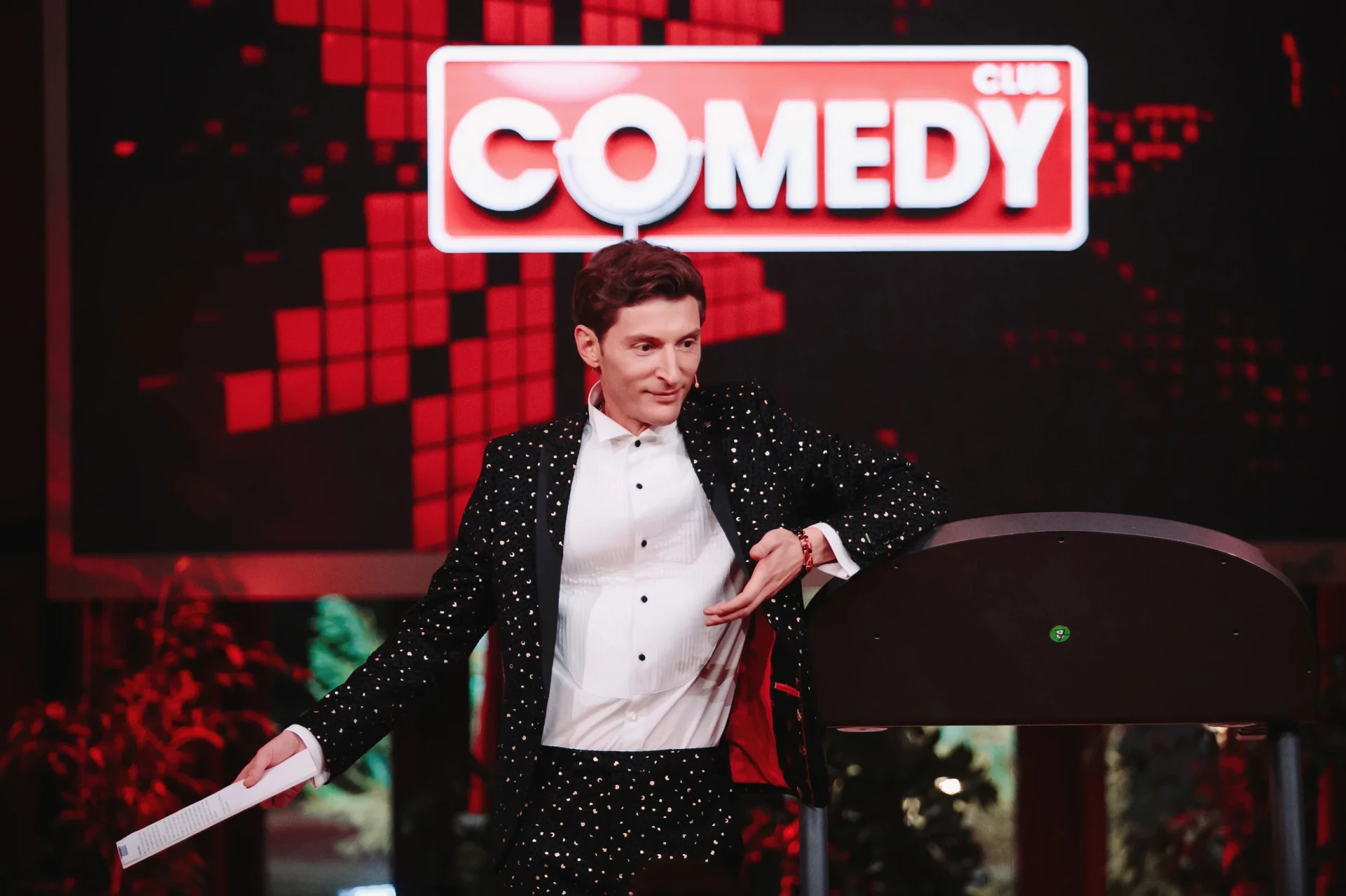 «Меня всегда ругали»: Павел Воля — о детстве, ответственности и силе юмора