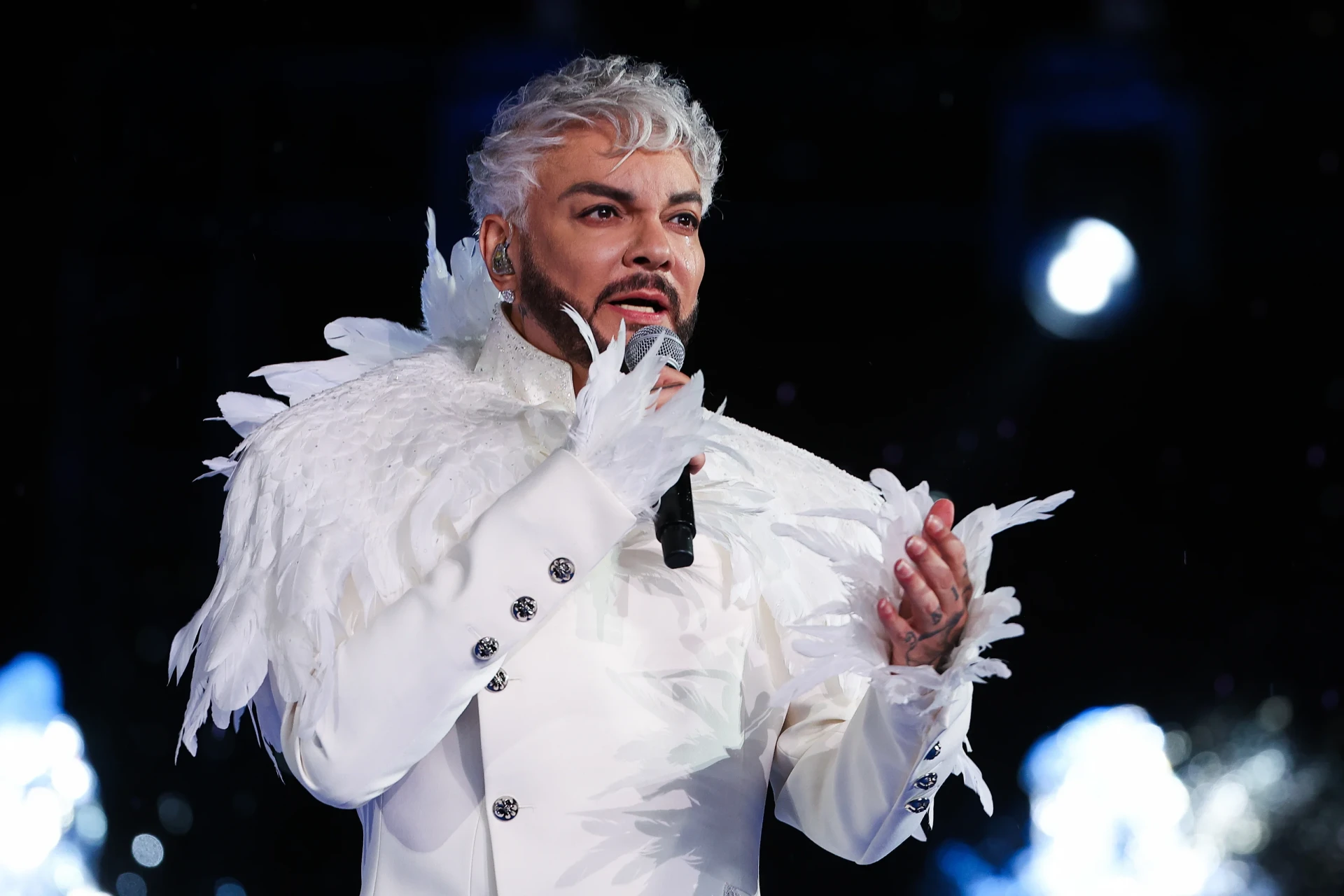 «Аскеза не для королей: как друзья спасают Киркорова подарками»