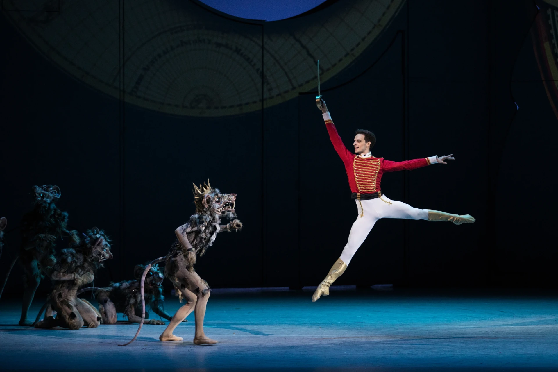 Драма на сцене Кремля: юный танцор сломал ногу в «Щелкунчике»