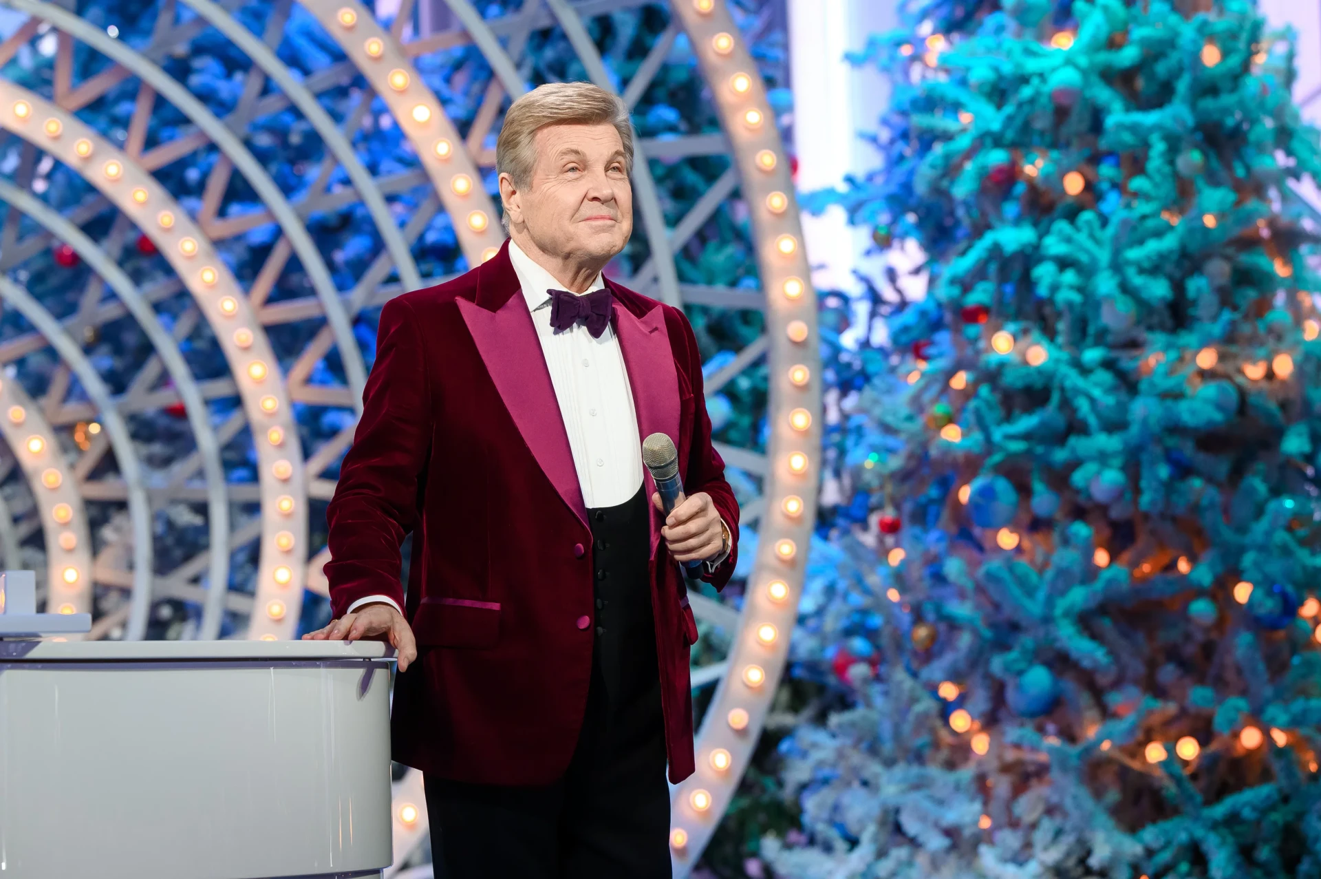 Лев Лещенко о детских Новых годах: «Елку наряжали с сюрпризом»