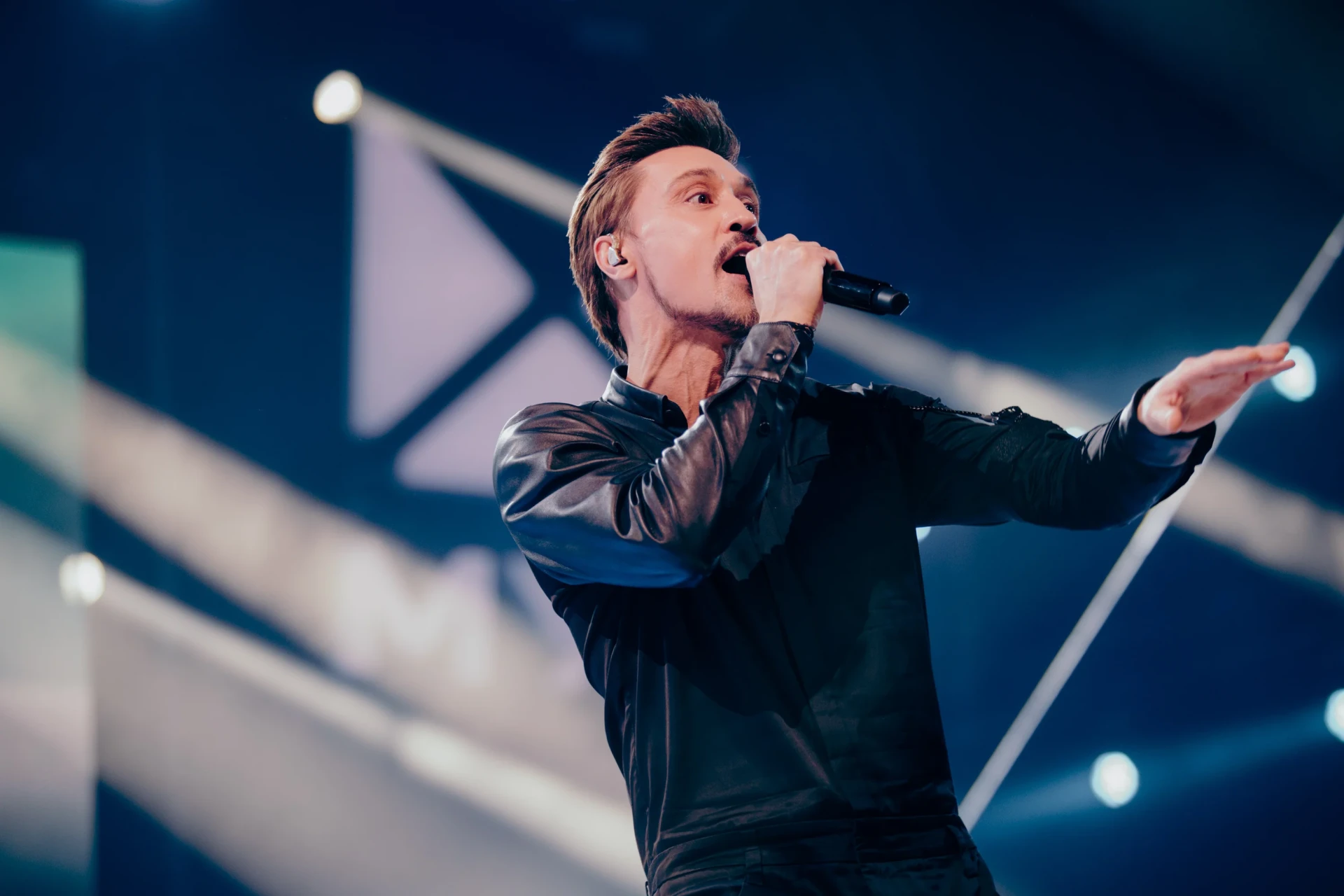 Дима Билан зажег сердца Москвы: романтика, ИИ и незабываемый День всех влюбленных