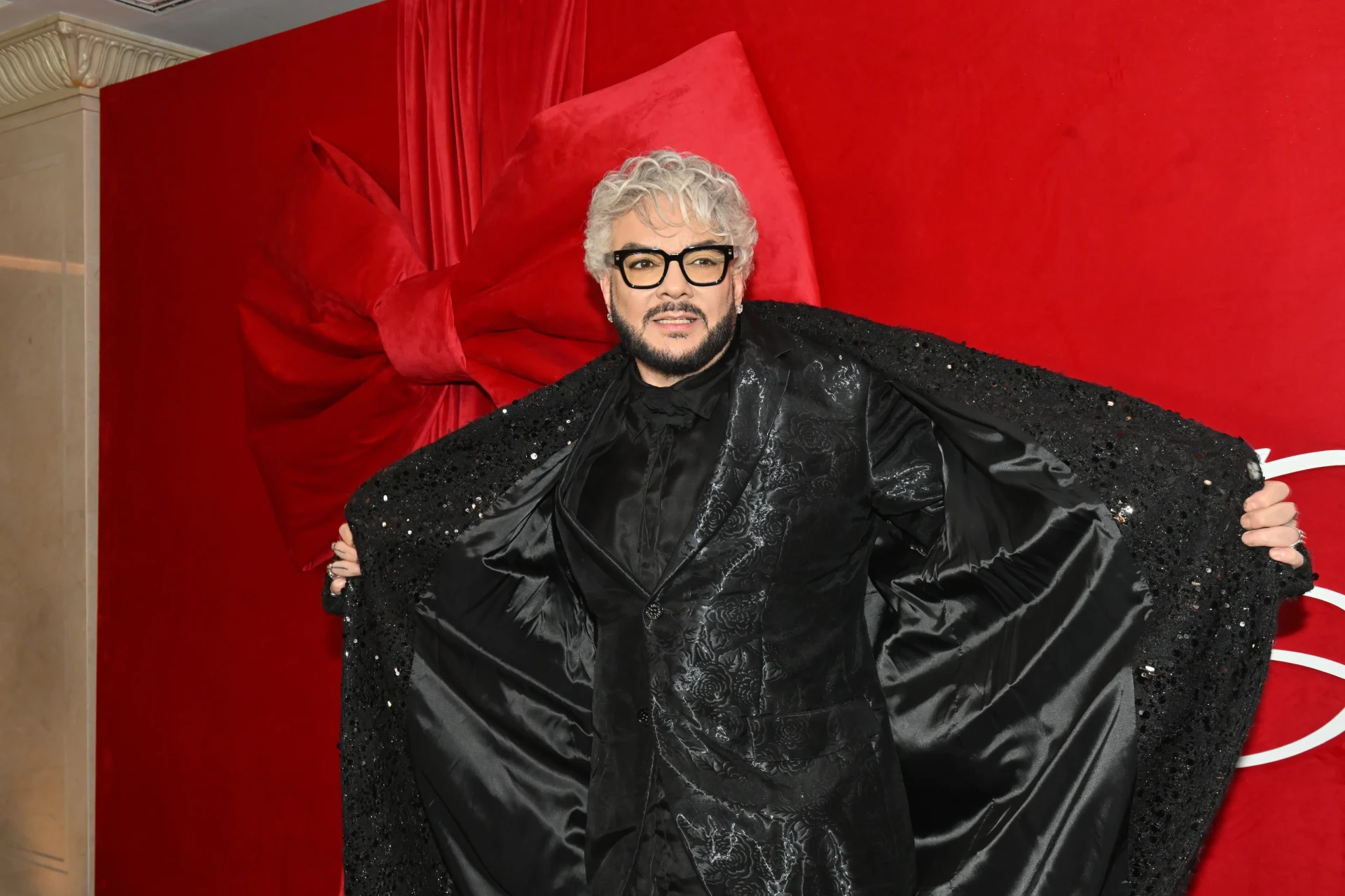 Киркорова заметили за нарушением общественных правил в аэропорту