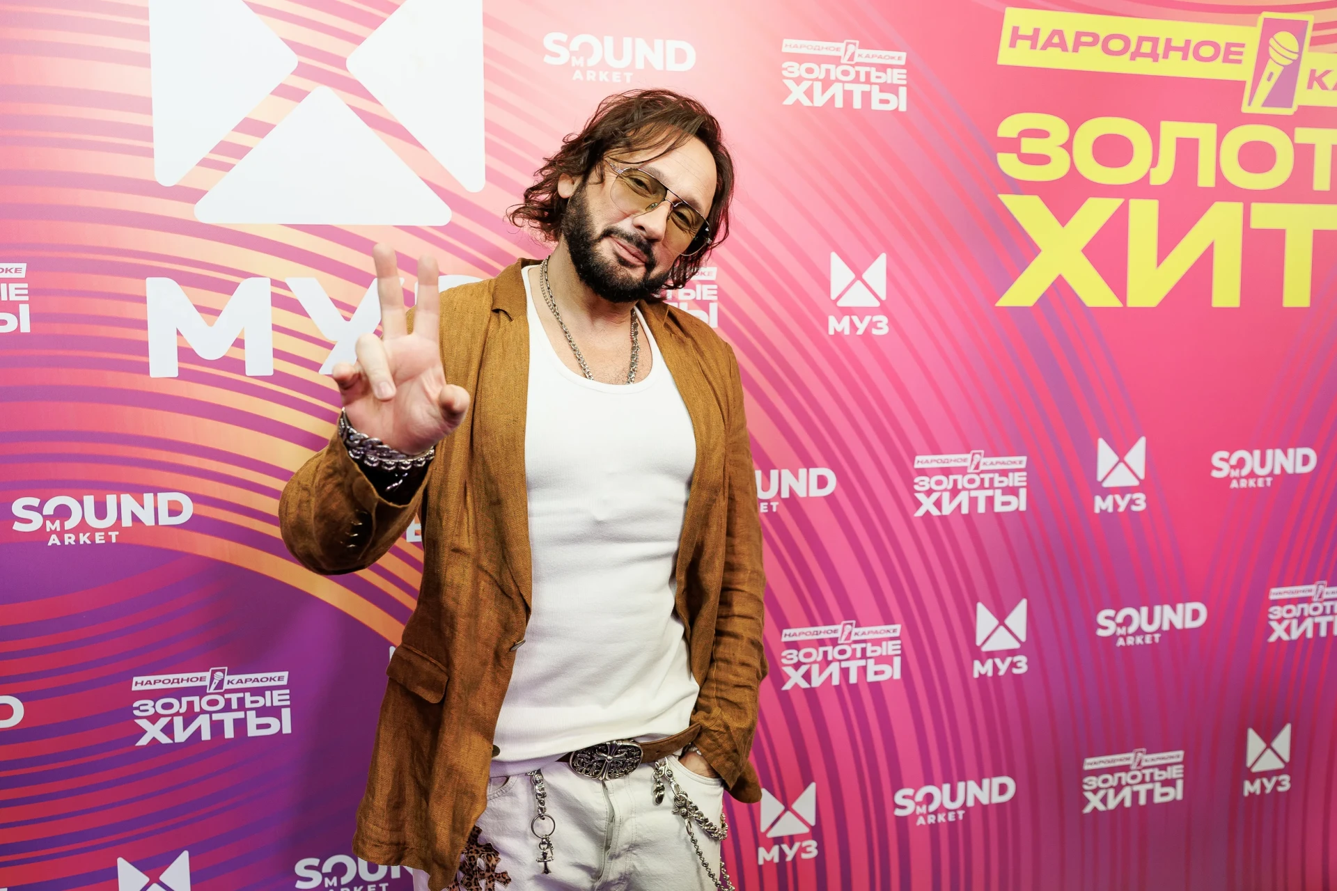 «Папы любят дочек»: трогательное признание Стаса Михайлова со сцены в честь 8 Марта