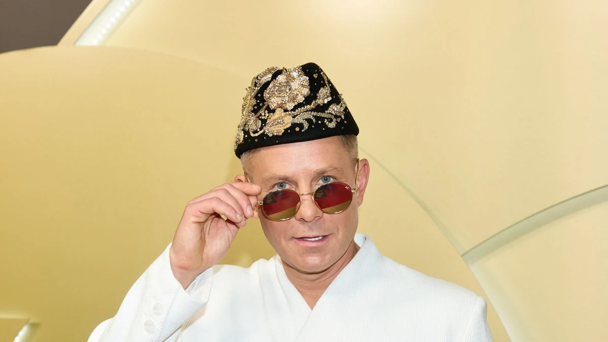 Митя Фомин написал дебютную книгу