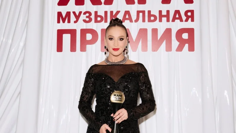 «Я хочу»: когда поп-иконы разных эпох встречаются в одном треке