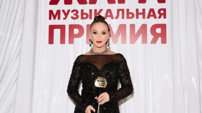 «Я хочу»: когда поп-иконы разных эпох встречаются в одном треке