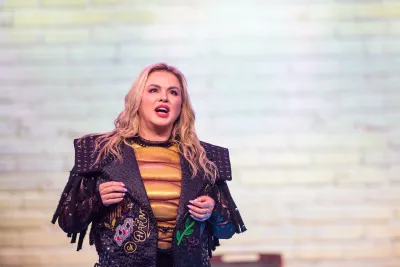 Цена глянца: Анна Семенович о моде на «содержанство» и утраченных смыслах