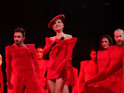 Полина Гагарина: два образа — одна икона стиля на «Жаре 2026»