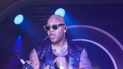 «Плачь и смотри»: Егору Криду предложили брать пример с Flo Rida