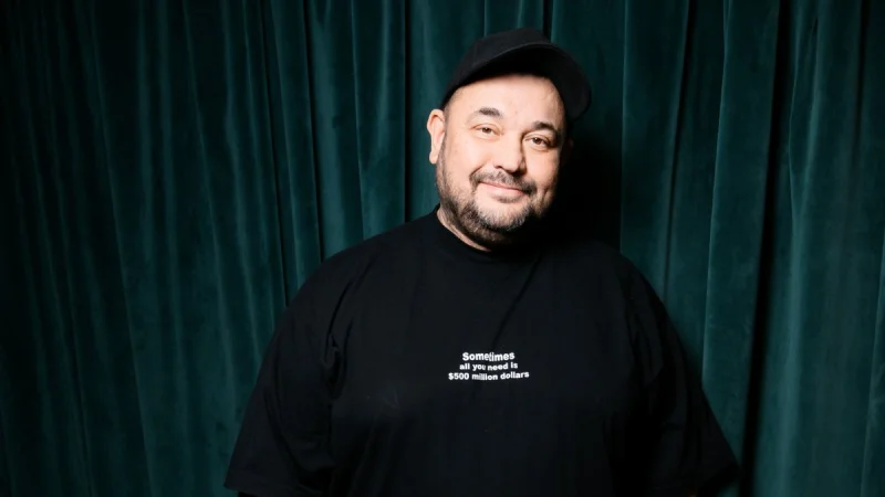 Сергей Жуков рассказал, как в начале карьеры пел на встрече криминальных авторитетов