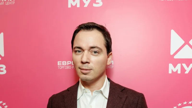Сын Газманова рассказал, как играл Микки Мауса в школе: «По-русски Виктор Михалыч»