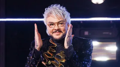 Киркоров отреагировал на казус со вставшими дыбом волосами во время выступления